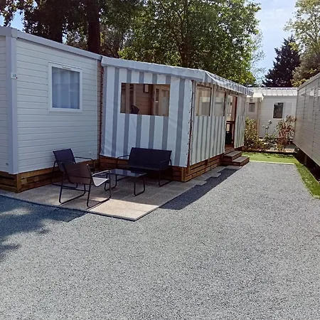 Mobil Grd Confort 4 Ch 8 Pers 4 Etoiles Plancha Terrasse Couverte Linge Fournis *